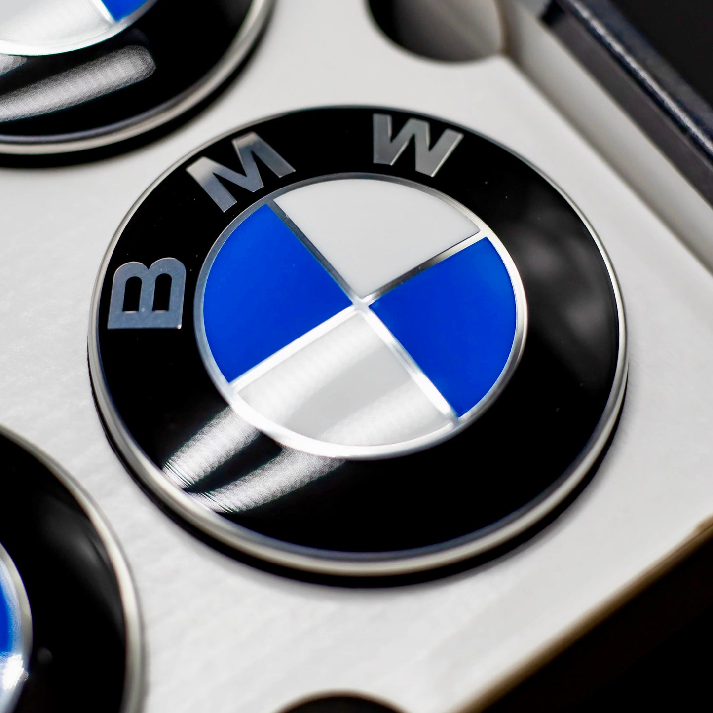 FLOATING WHEEL CENTRE CAPS (56mm/68mm) FOR BMW